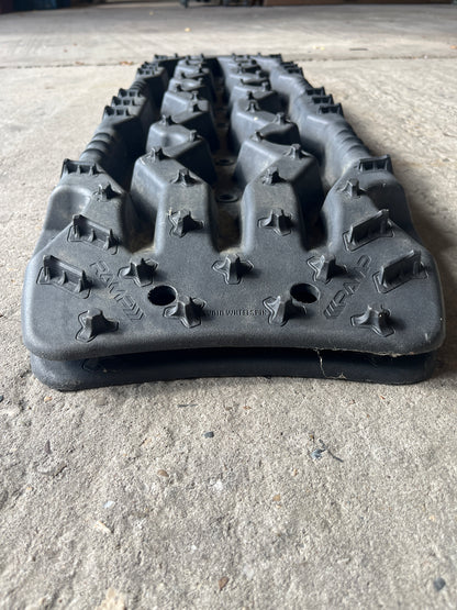 Set ARB Tredpro zandplaten met Tactic quickrelease magnetische houders (tweedekans)